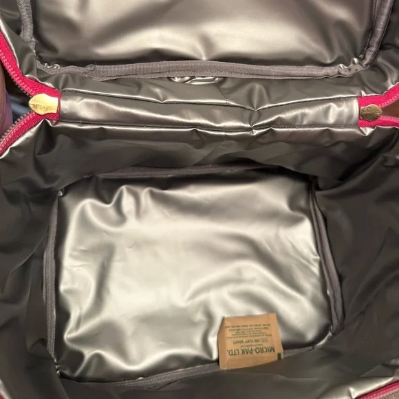 Betsey Johnson NWT Floral Pink Red & Purple Insulated Crossbody Lunch Bag (P170) - Picture 8 of 9